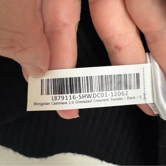 NWOT! | QUINCE Women's Mongolian Cashmere Oversized Crewneck Sweater Black Small - Picture 9 of 11